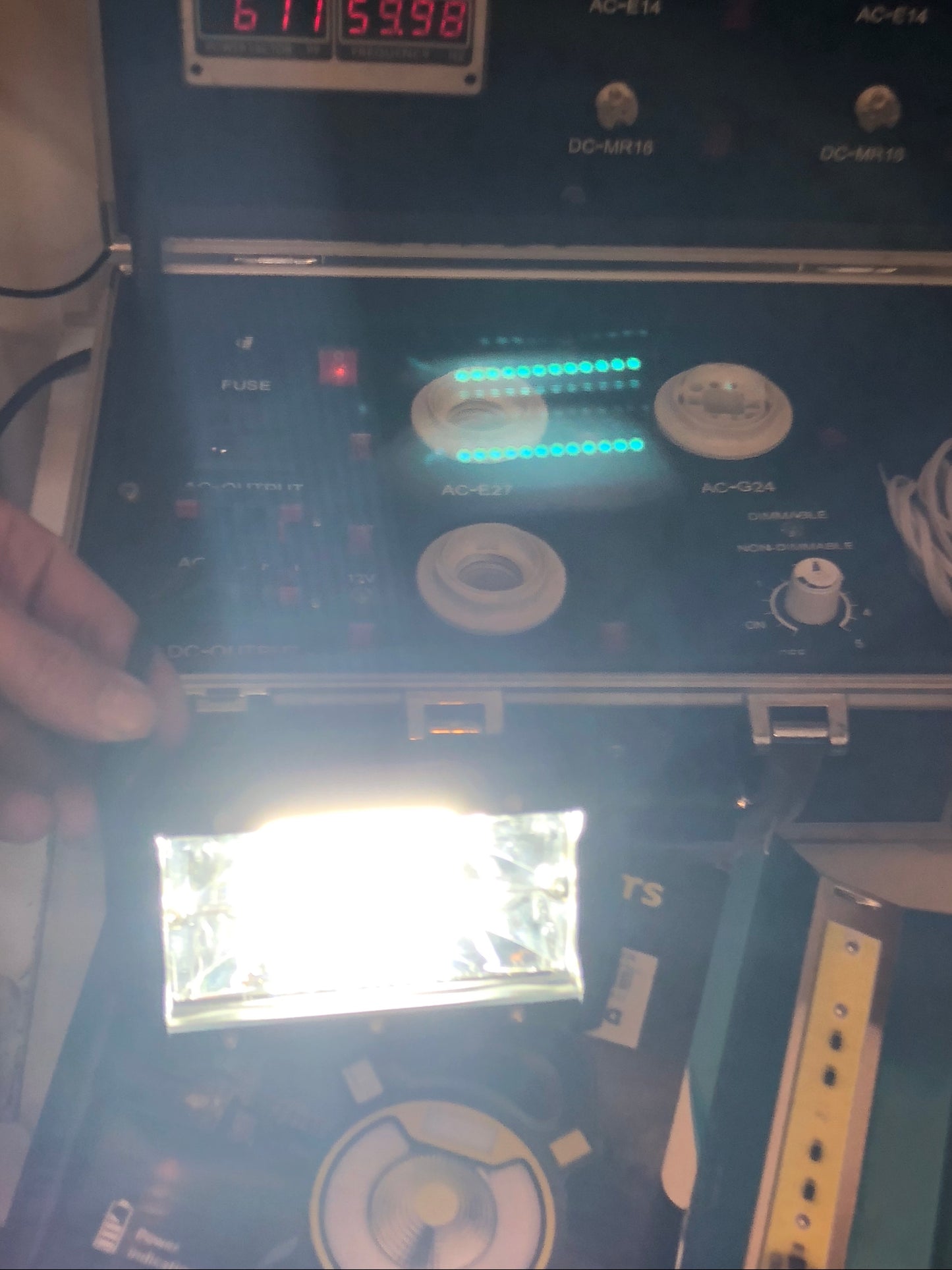 Luminária led emergência recarregável