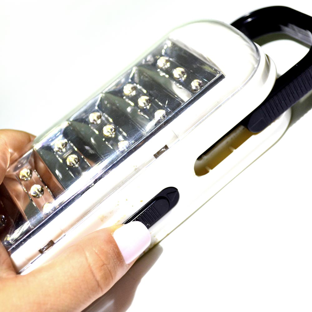 Luminária de emergência com 48 LEDs