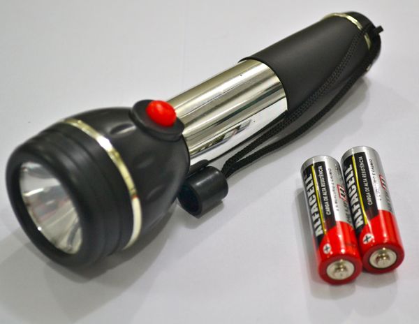 Lanterna LED 2 AA emborrachado