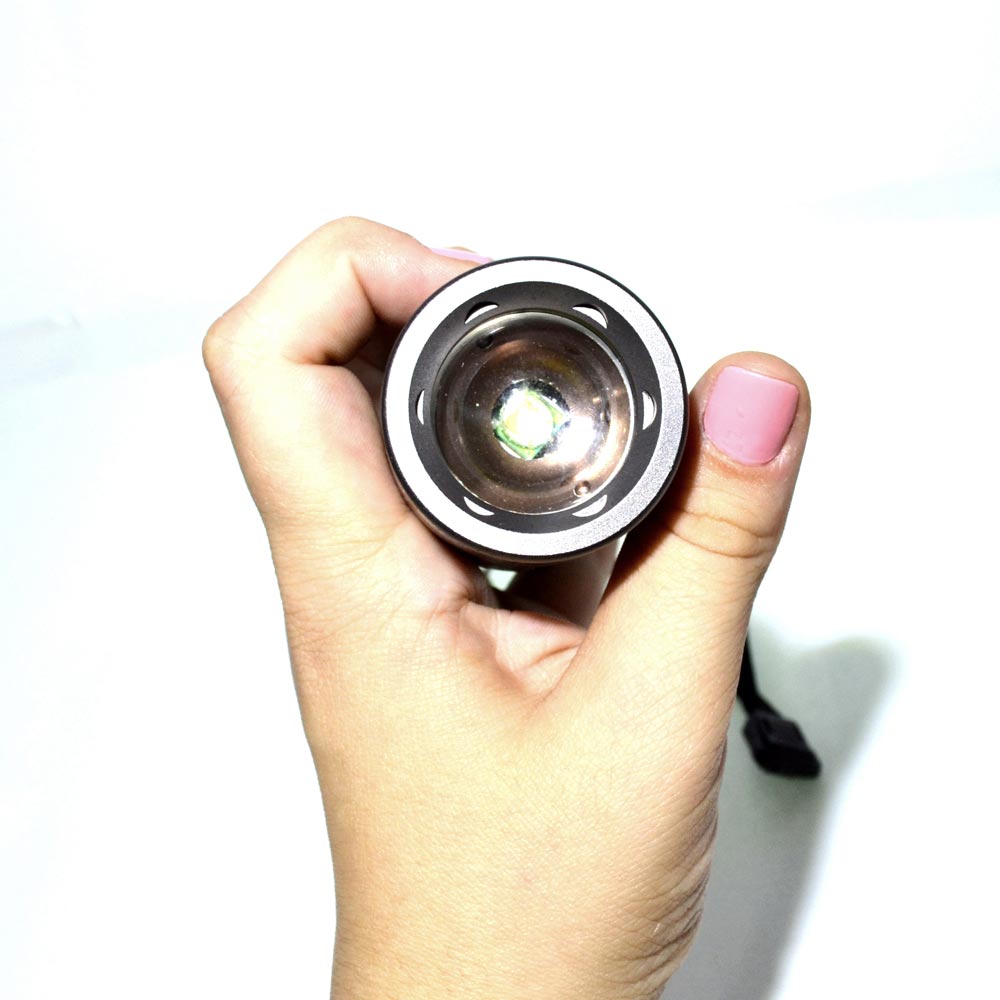 Lanterna LED de 35000W / 98000 Lumens