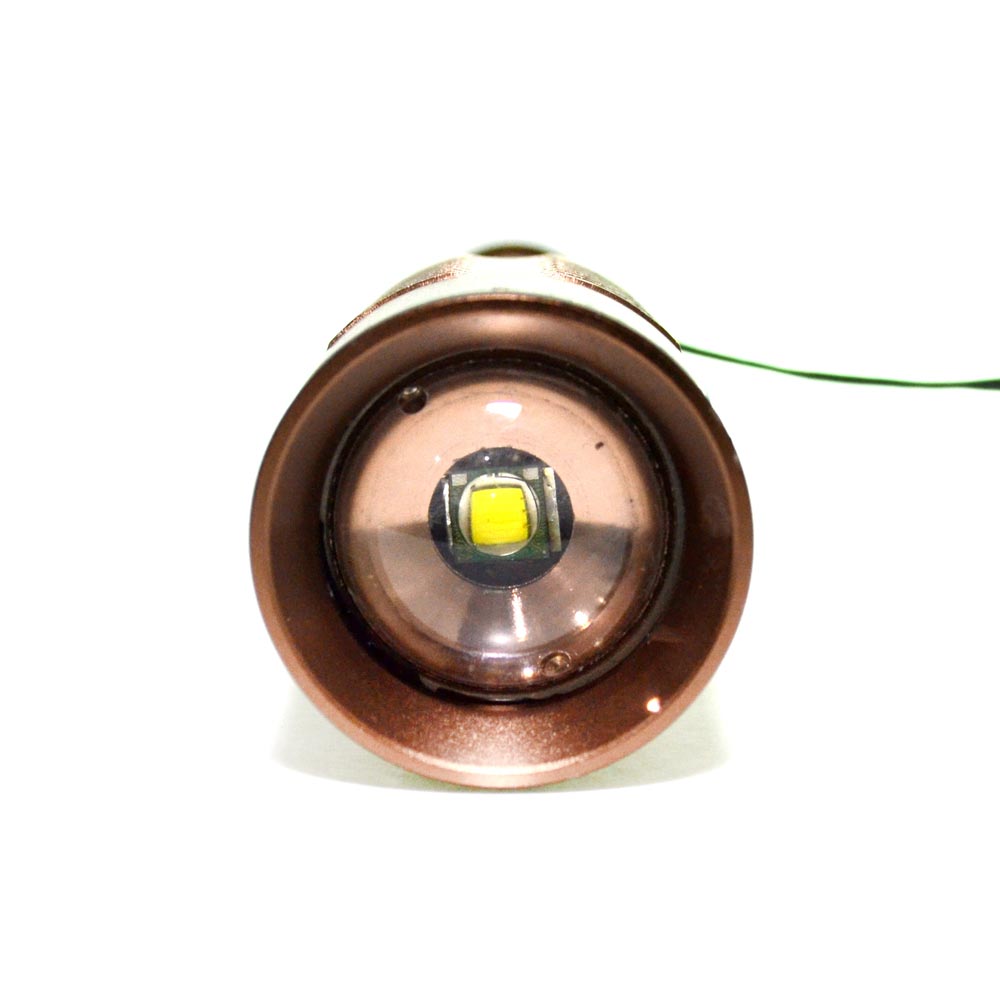 Lanterna LED tática de altíssimo desempenho