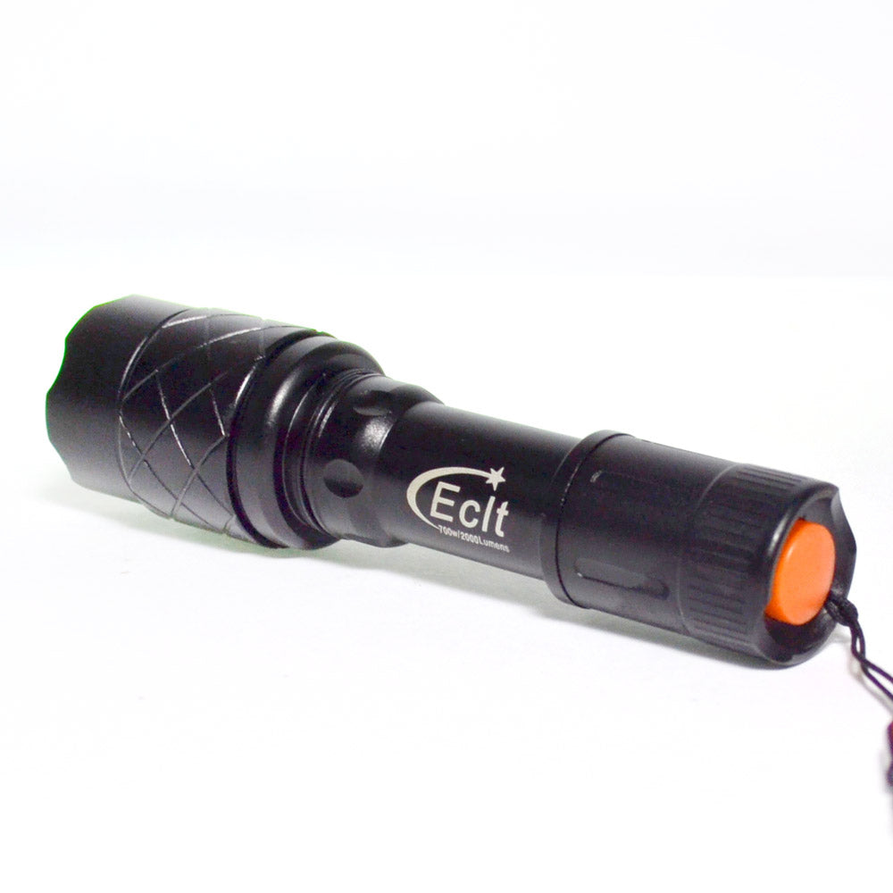 Lanterna LED Tática Recarregável 700w/2000L