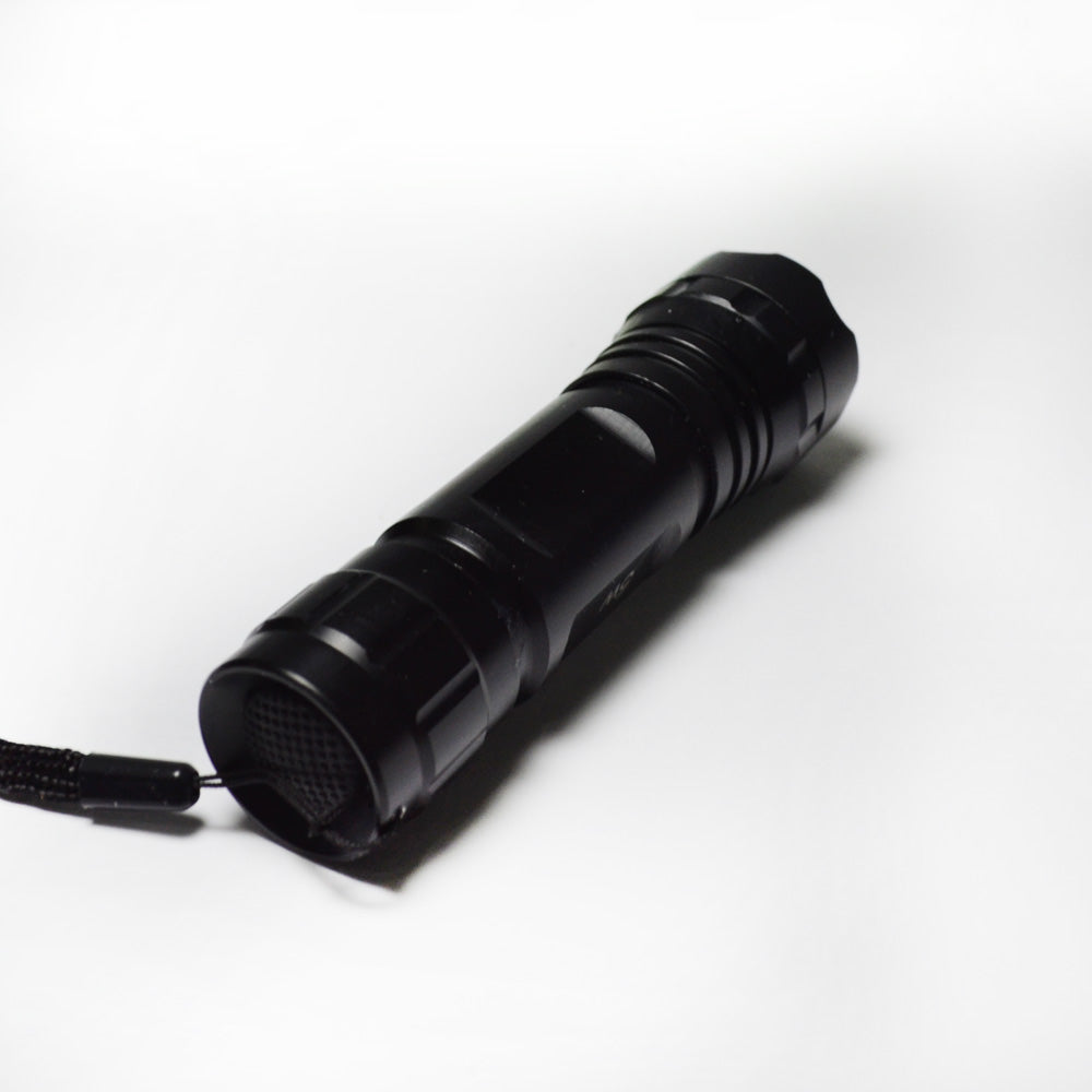 Lanterna LED Tática 5 Watts/ 30 Lumens