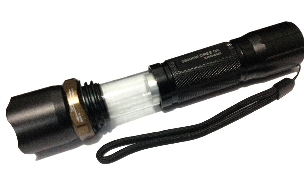 Lanterna tática com luminária 38000W/11000L