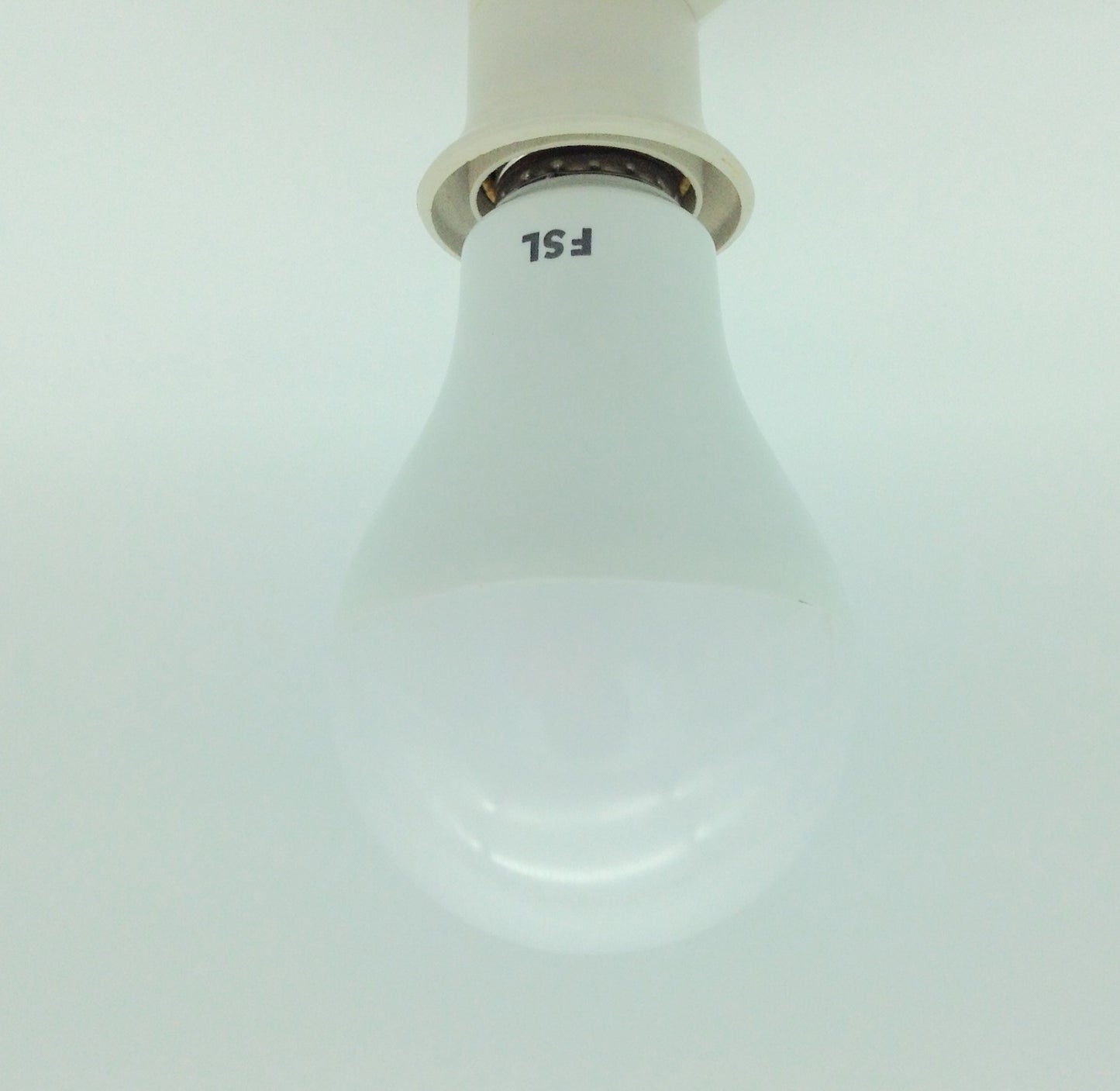 Lampada LED 13 Watts 1250 Lumens - 3000K bulbo