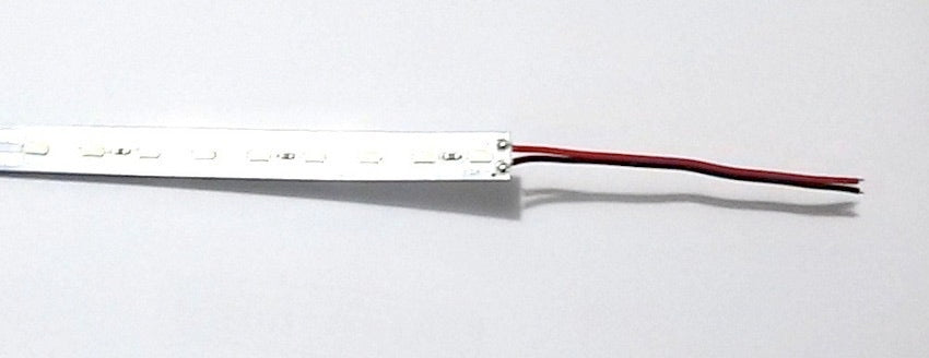 Fita de LED em alumínio com 1 metro e 18 Watts
