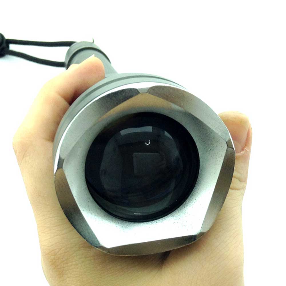 Lanterna LED Tática com 9000W/26000 Lumens